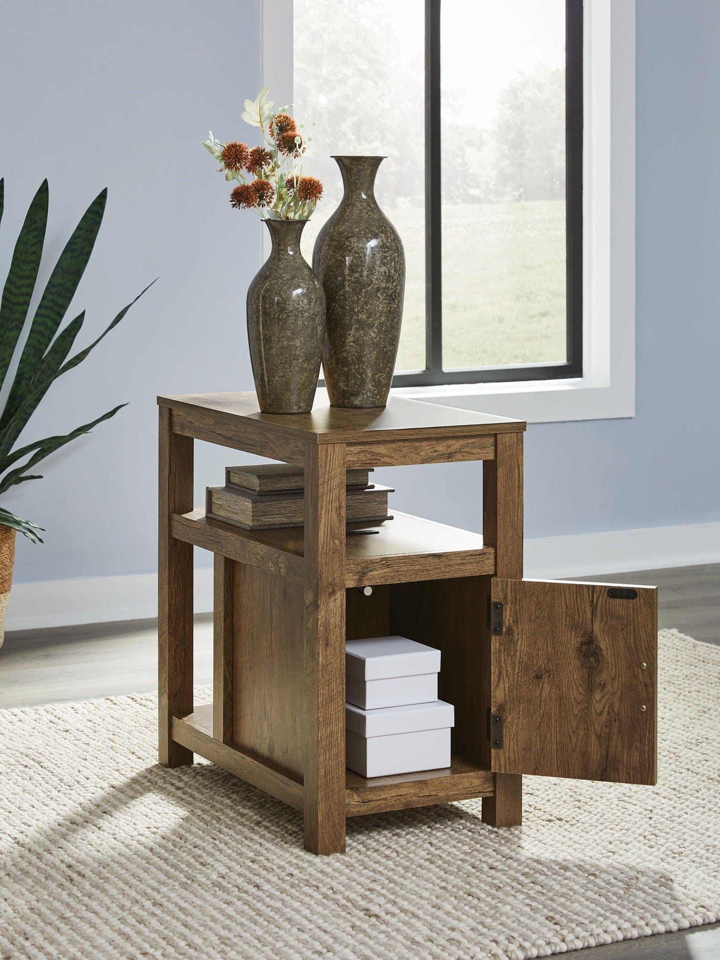 Fendenmore Chair Side End Table With USB Ports