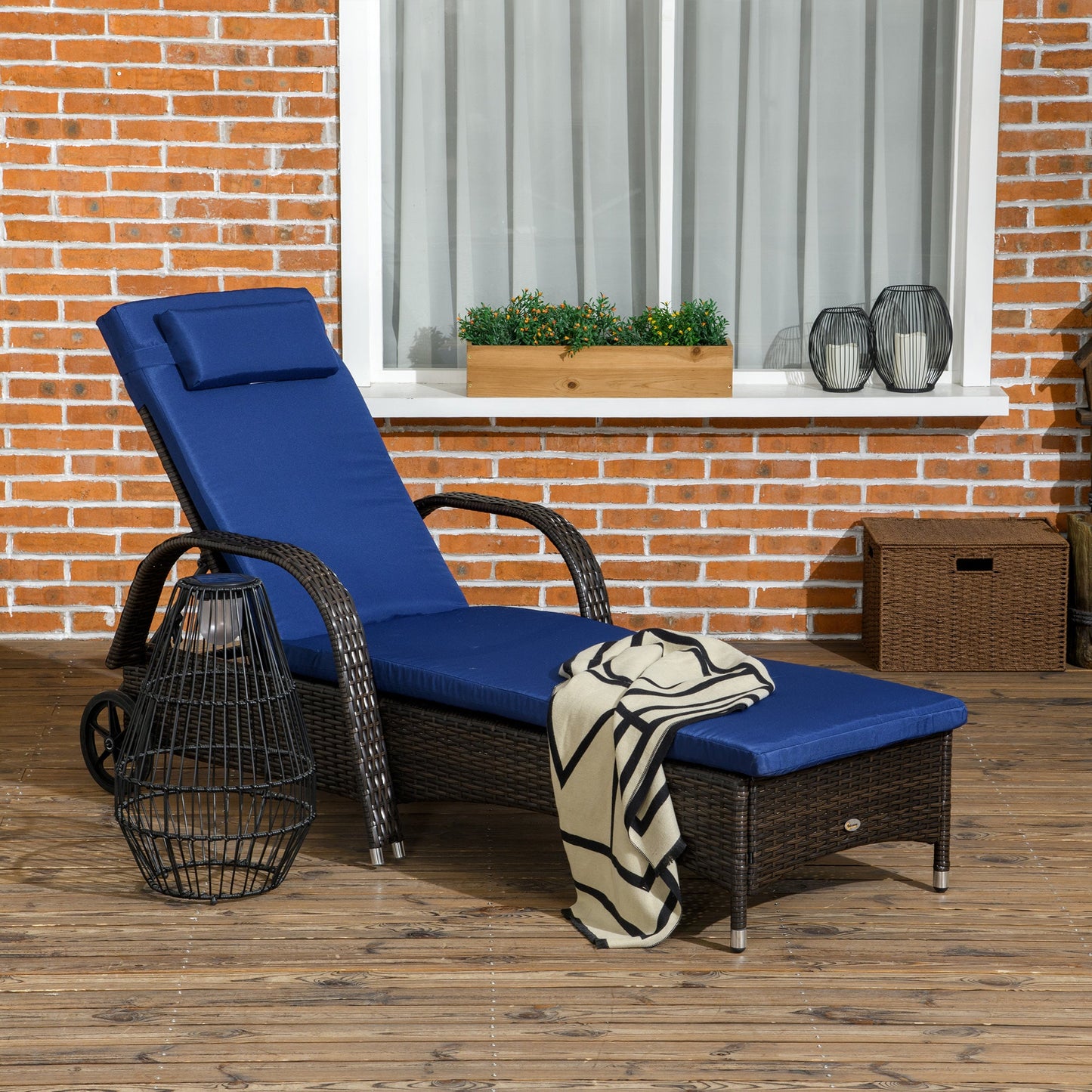 Outsunny Handwoven Rattan Outdoor Chaise Lounge