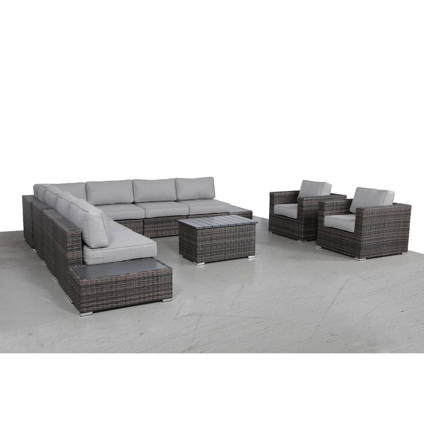 Comfortable Outdoor Sectional and Lounge Set