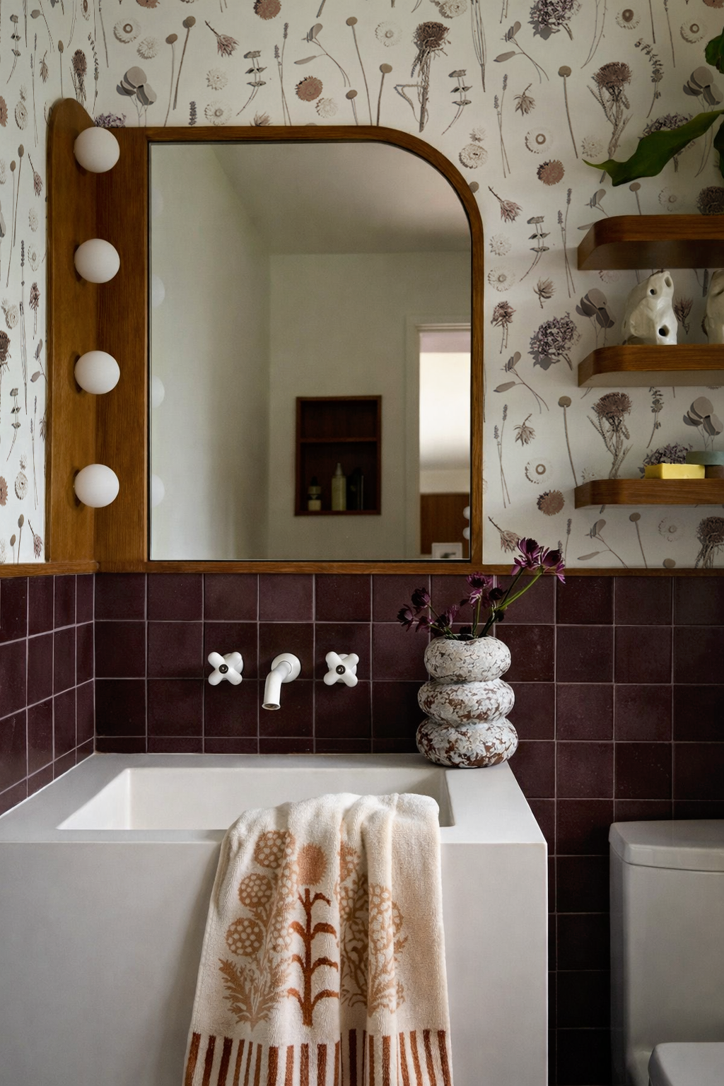 Dried Flora Wallpaper, neutral