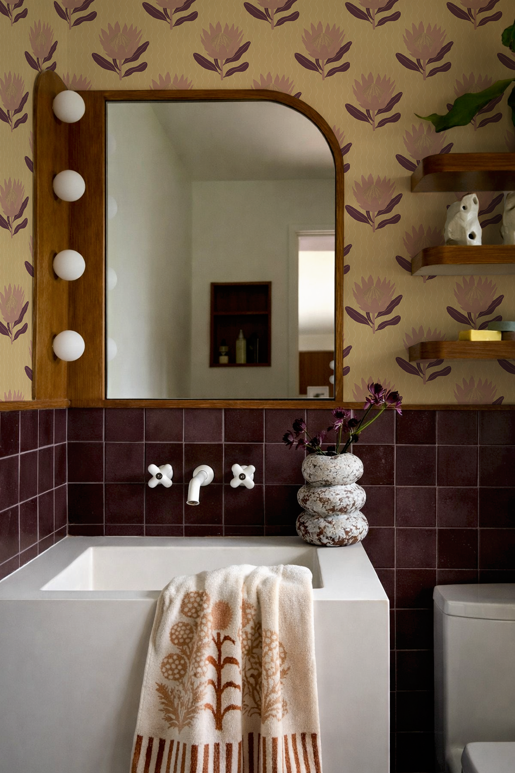 Papel pintado King Protea, amarillo mantequilla y malva