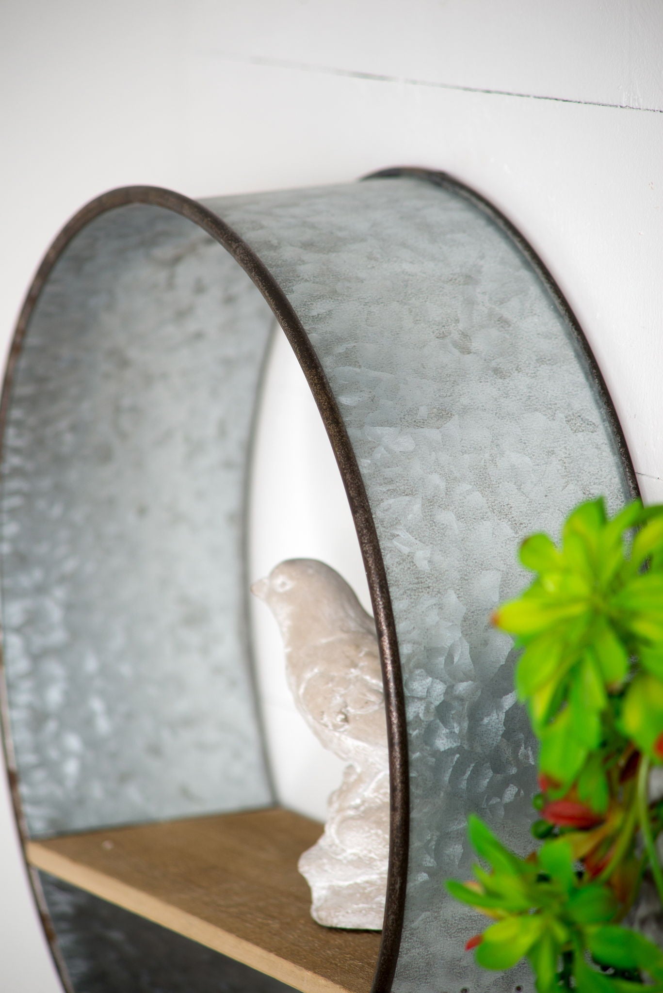 Farmhouse round metal wall planter set of 5 gray with curved iron frame and greenery on Tampa Home & Garden Store