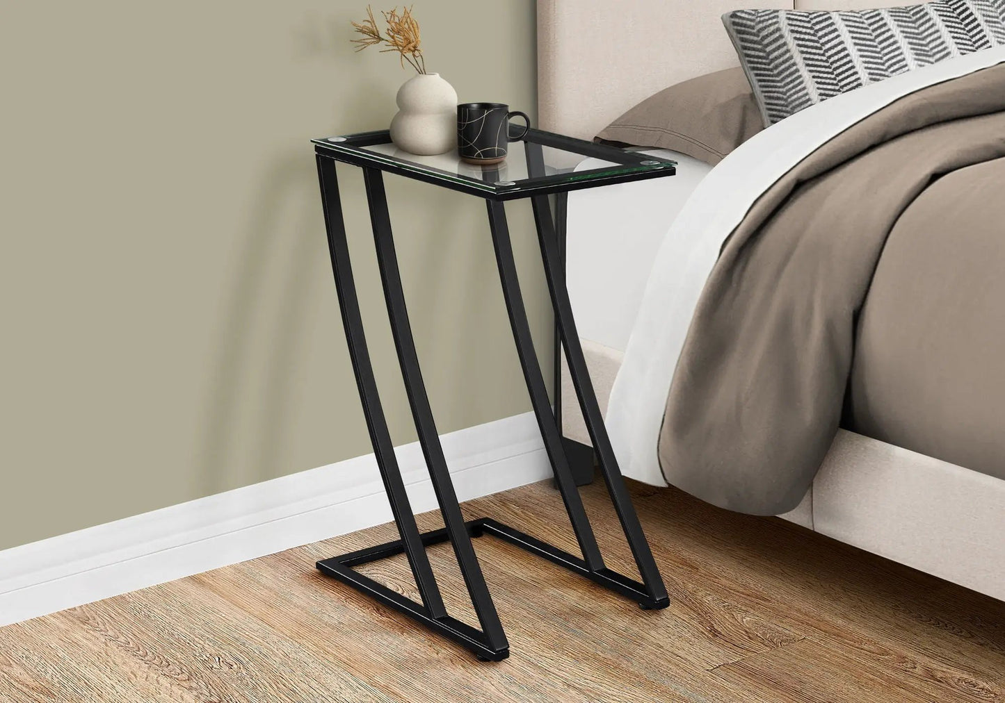 C Shaped Accent Table Sturdy Construction