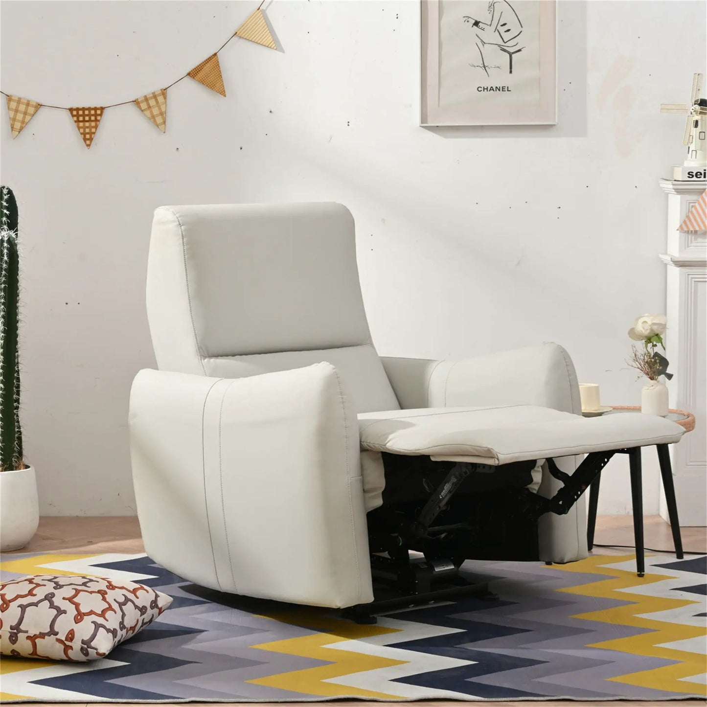 Wall Hugger Power Recliner Chair with USB Port