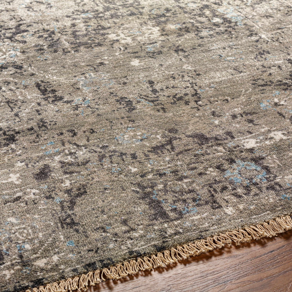 Hand Knotted Viscose Traditional Low Pile Rug