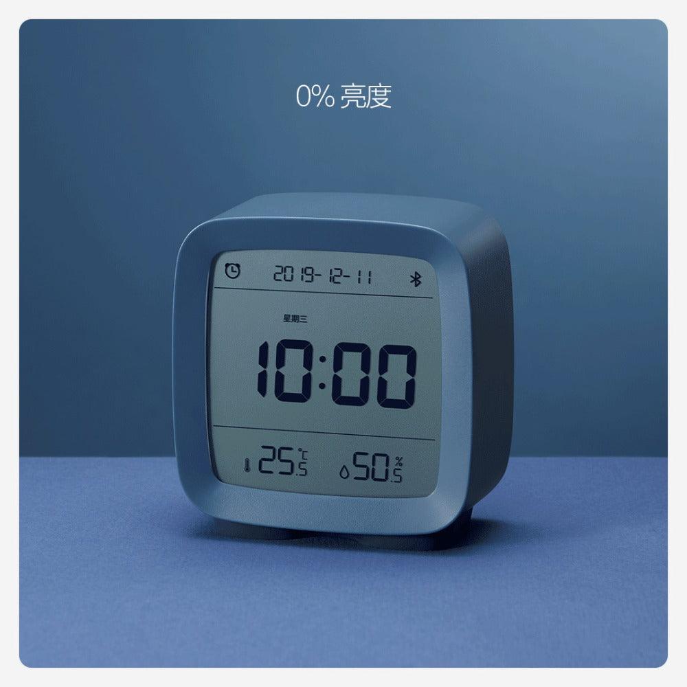 Stevvex Bluetooth alarm clock blue with LCD time 10:00 and temp humidity powered night light on Tampa Home & Garden Store