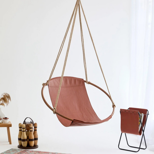 Silla colgante redonda de cuero genuino con estructura de teca marrón