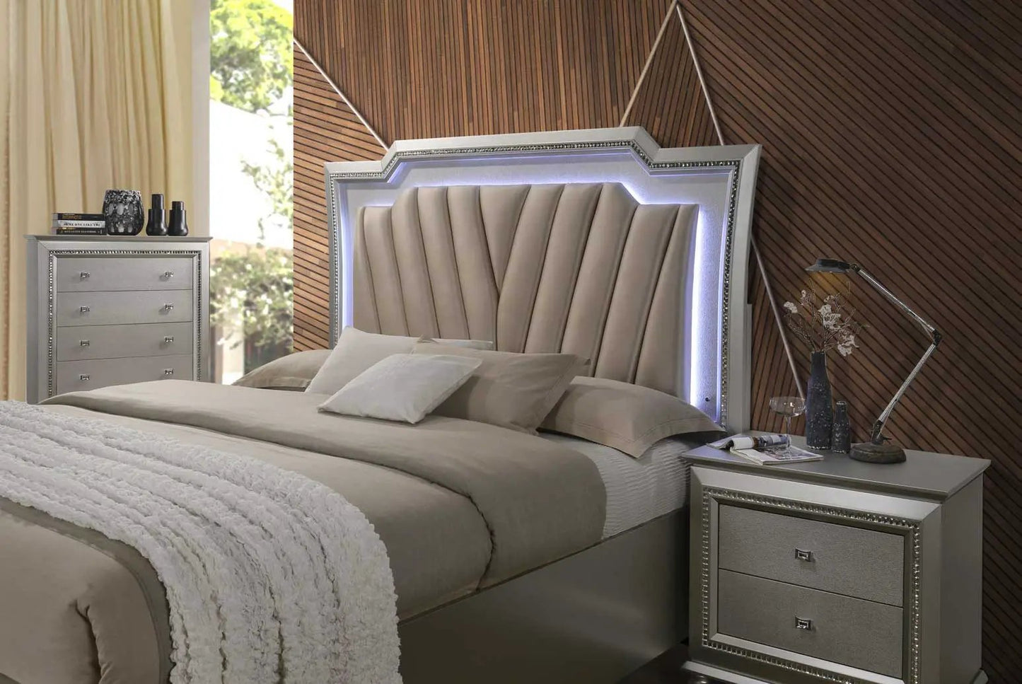 Kaitlyn Bed With Integrated LED Lighting Storage