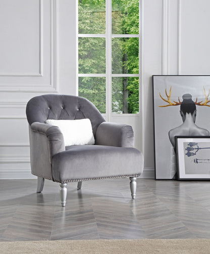 Elegant Traditional Armchair with Nailhead Trim