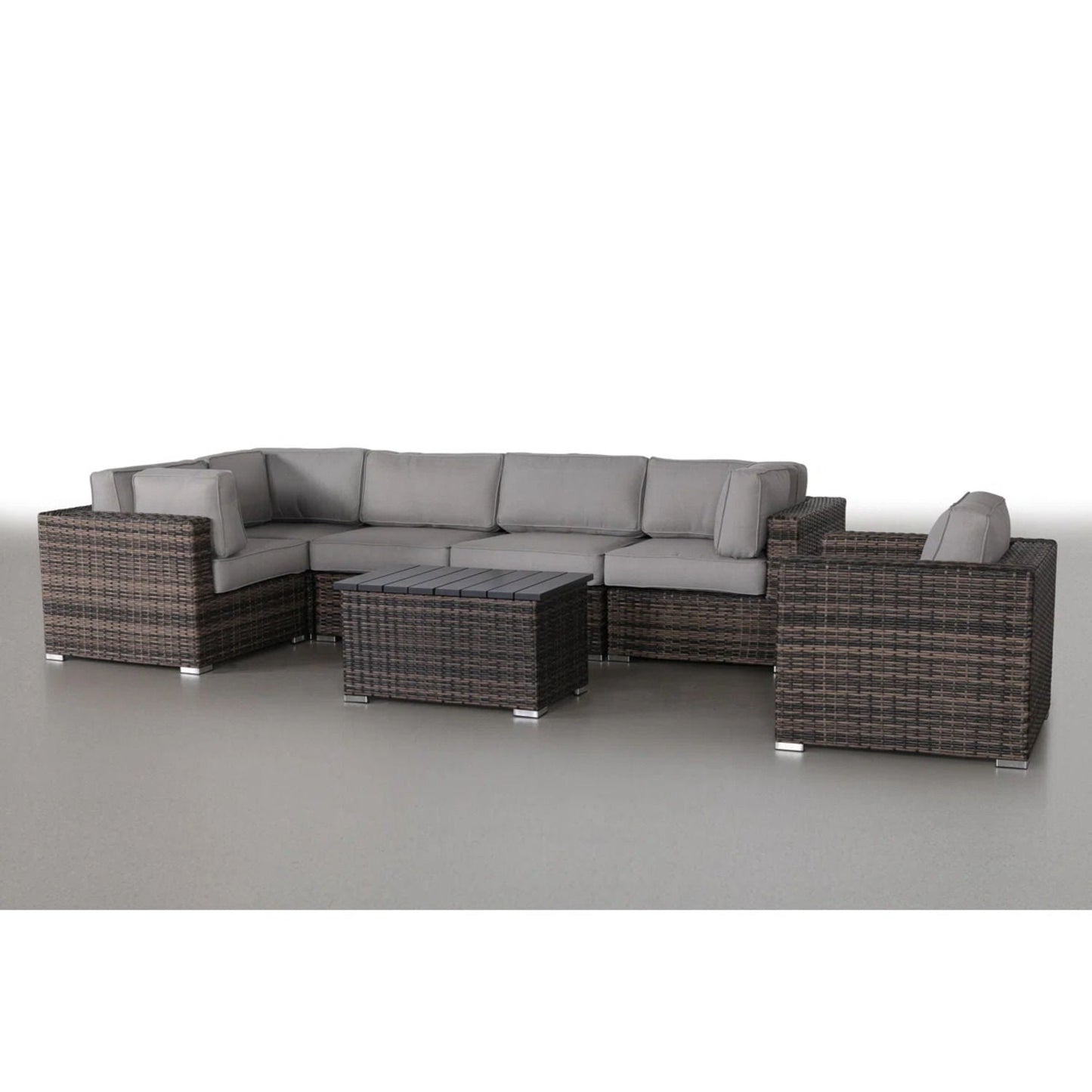 Comfortable Outdoor Sectional and Lounge Set