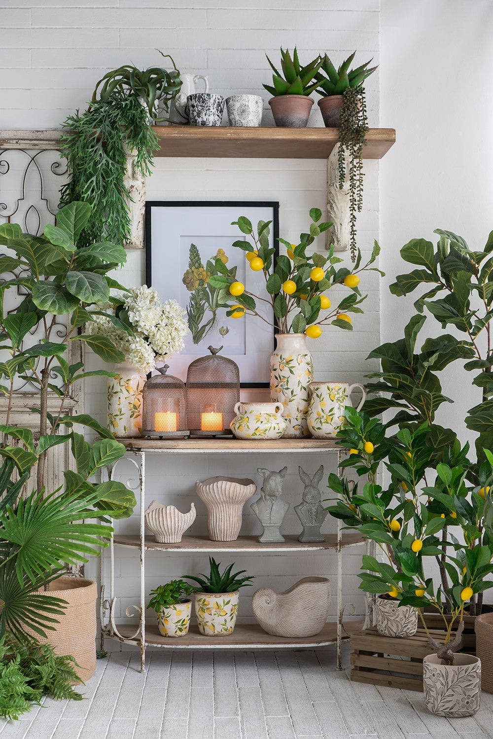 Nautilus shell planter in sand-cement with textured beige finish 11.5x6.7x7.7 in by HouseOfZazla on Tampa Home & Garden Store