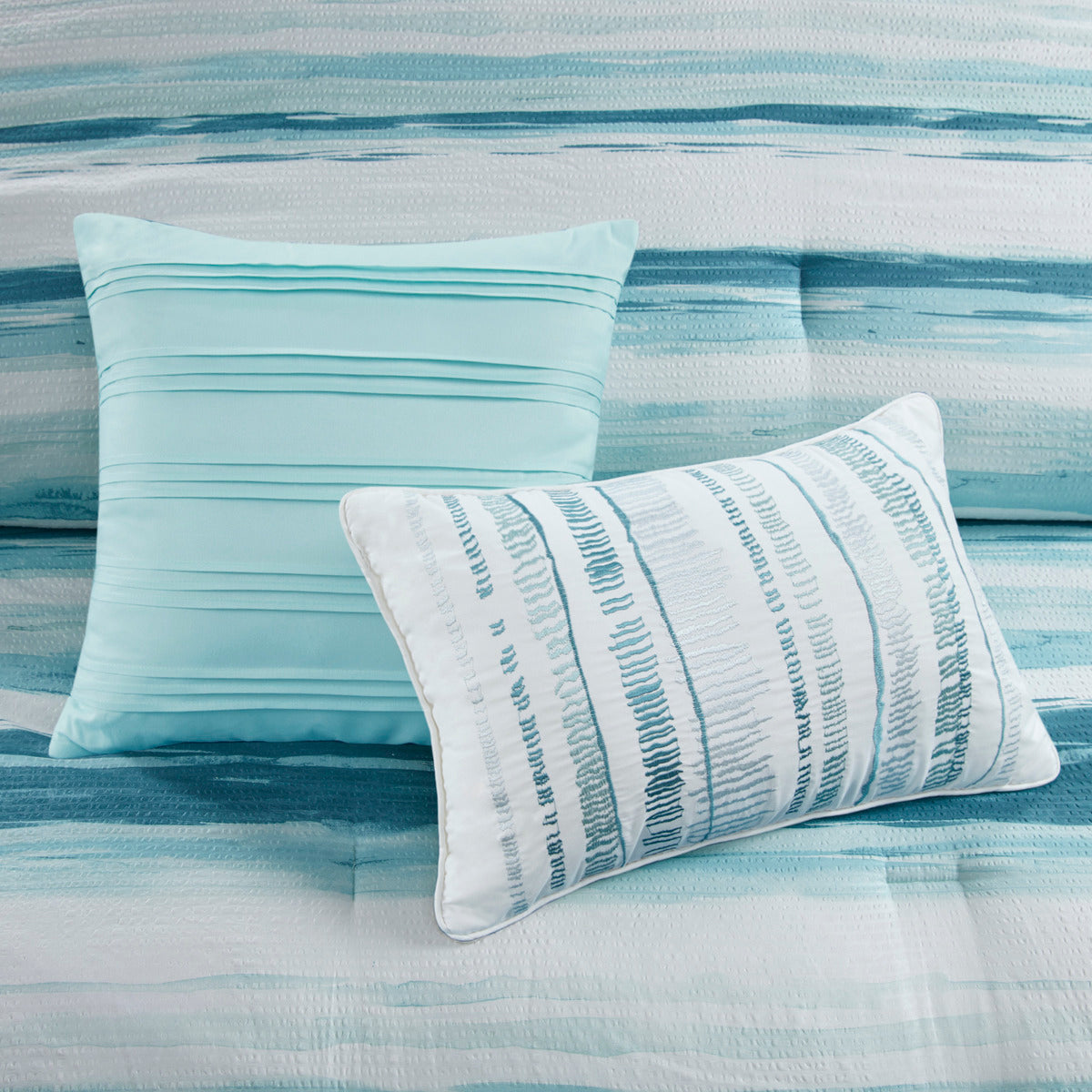 8 Piece Aqua Seersucker Quilt and Comforter Set