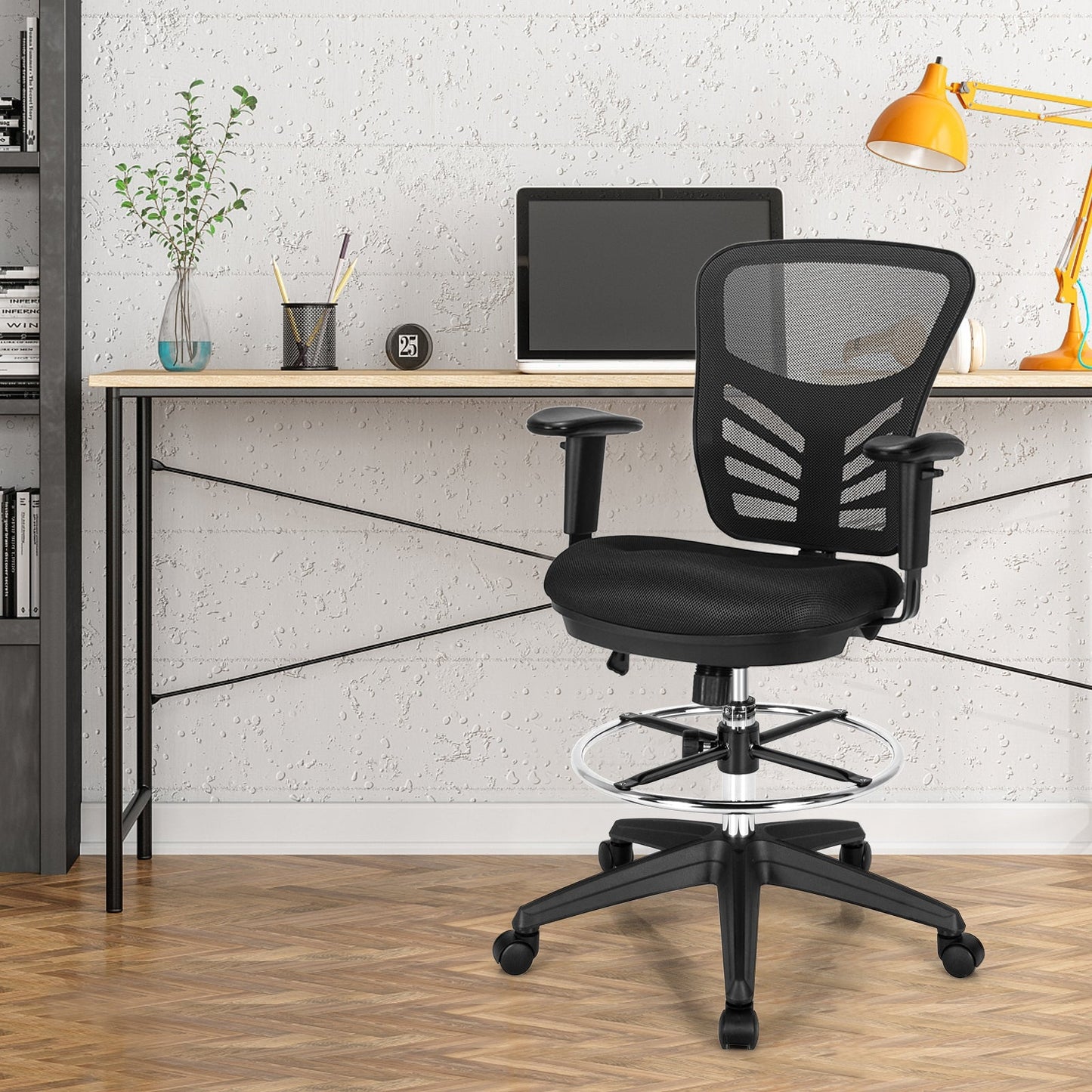 Silla de oficina de malla con reposabrazos ajustables y aro reposapiés - Negra