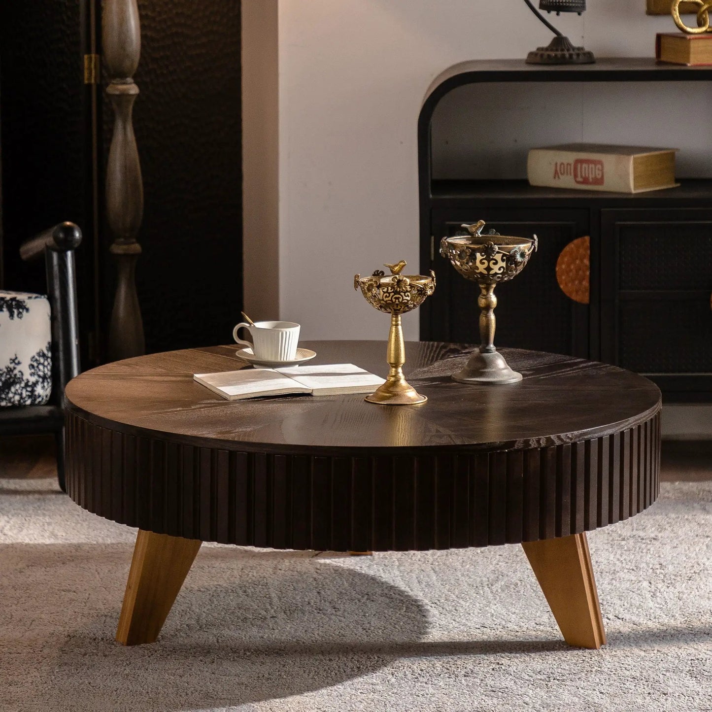 Round Retro Coffee Table with Solid Wood Legs
