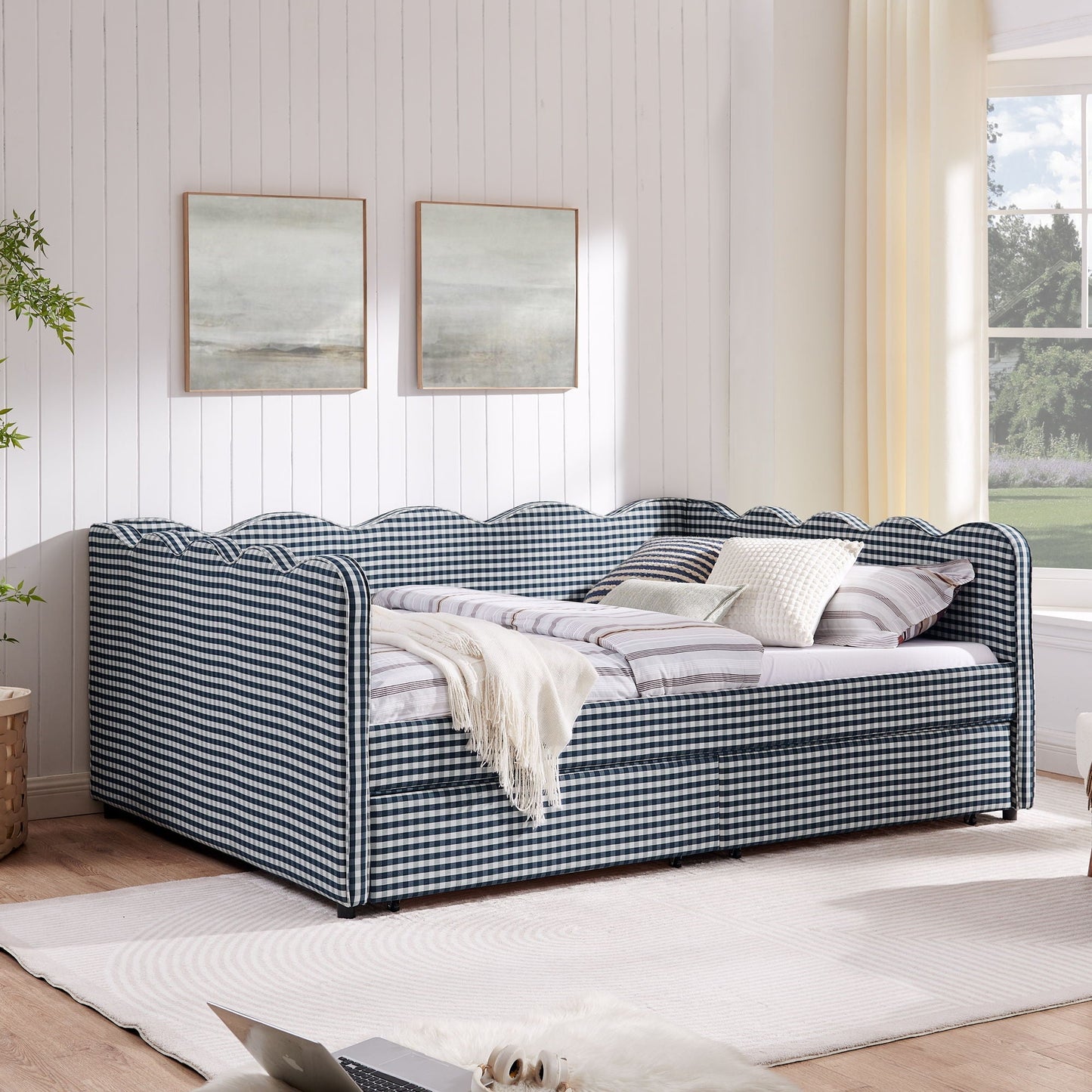 Gingham Daybed With Usb Port And The Wave Shape