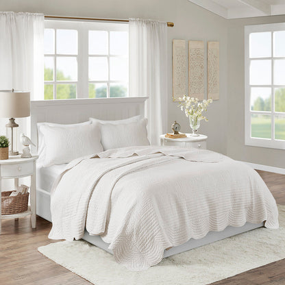 3-piece reversible scalloped-edge quilt set White Full/Queen by HouseOfZazla on Tampa Home & Garden Store