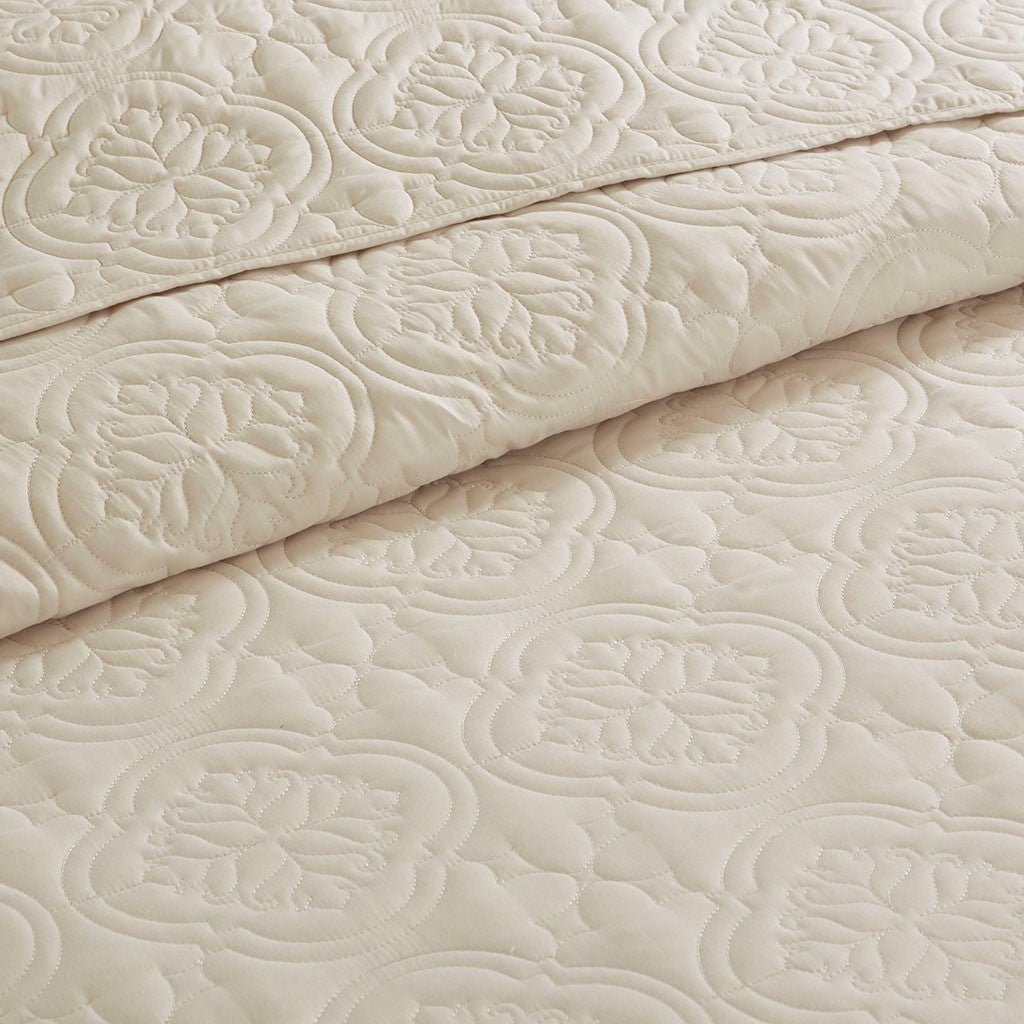 Cream Reversible Bedspread Set for Queen Beds