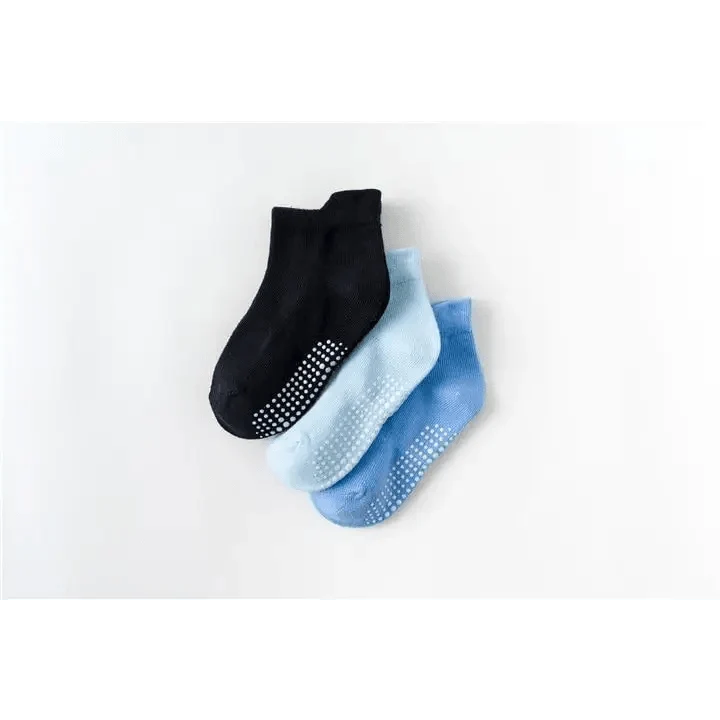 Stevvex kids cotton anti-slip socks 3-pair set in black, light blue, blue with grip dots on Tampa Home & Garden Store