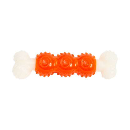 Juguete masticable para perros Bone-a-Treat de Country Living: bolas abultadas de color naranja y aro espiral verde