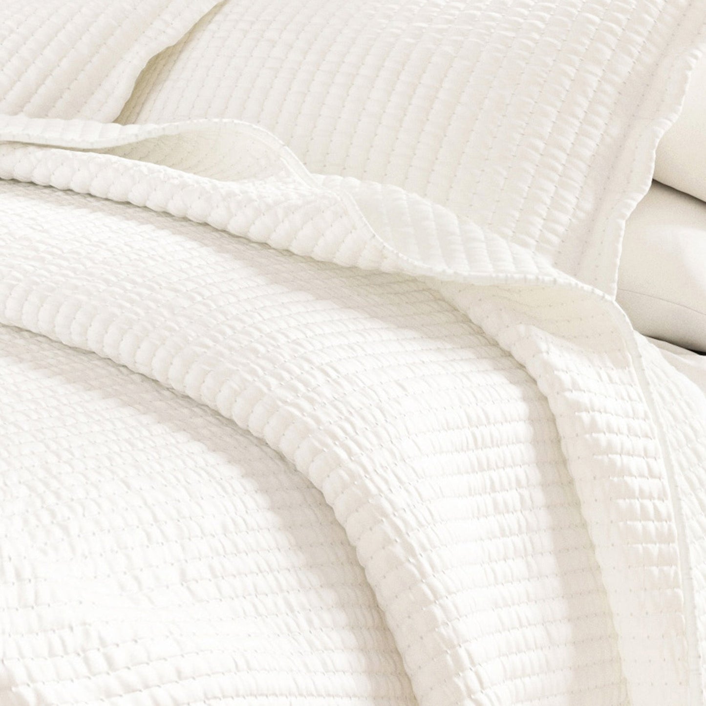 the Alicia Solid Quilt and Classic Stitch Set