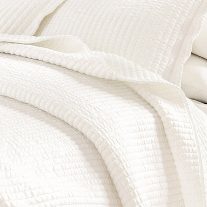 the Alicia Solid Quilt and Classic Stitch Set