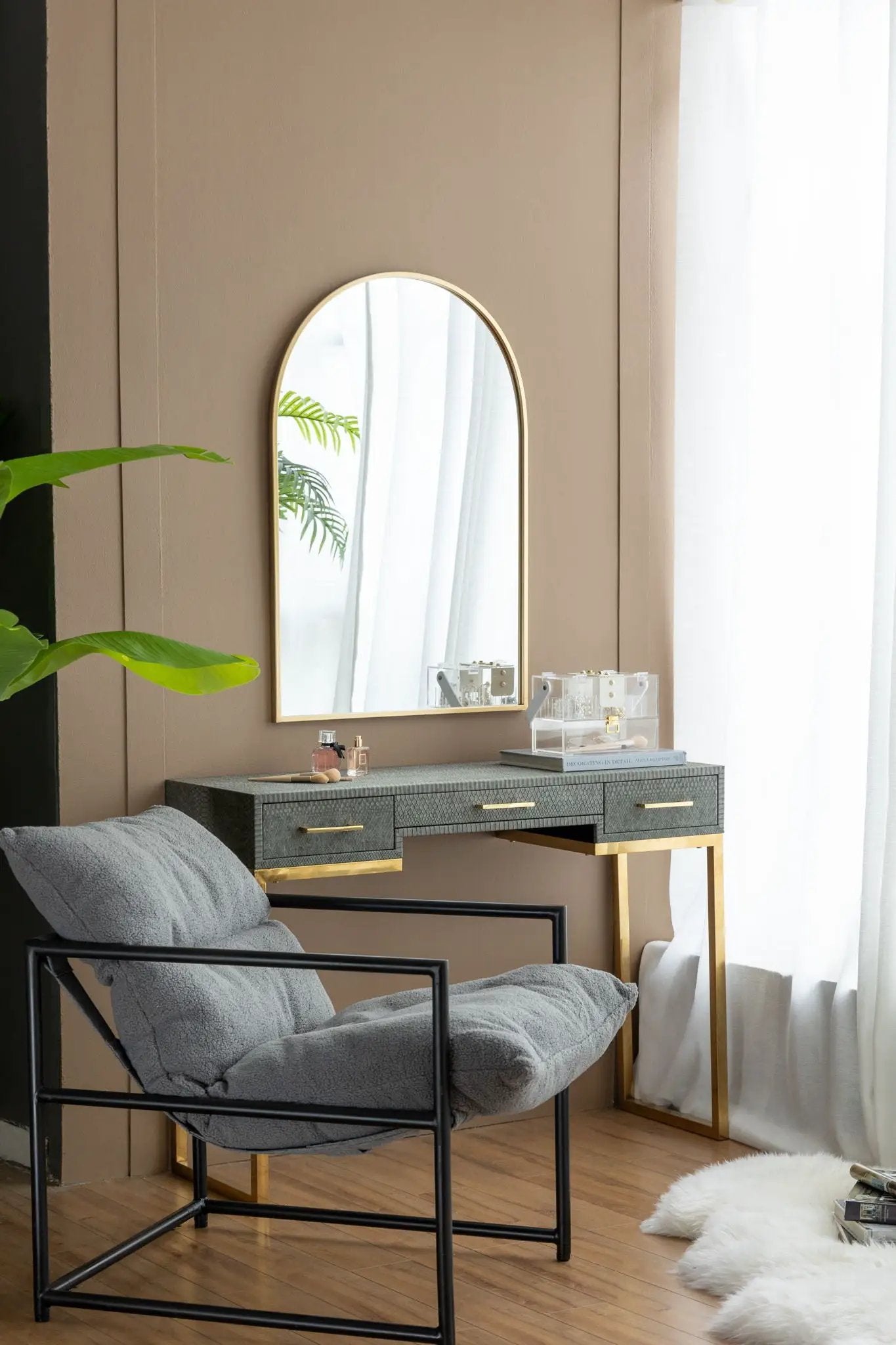 Arched Wall Mirror With Metal Frame Living Room
