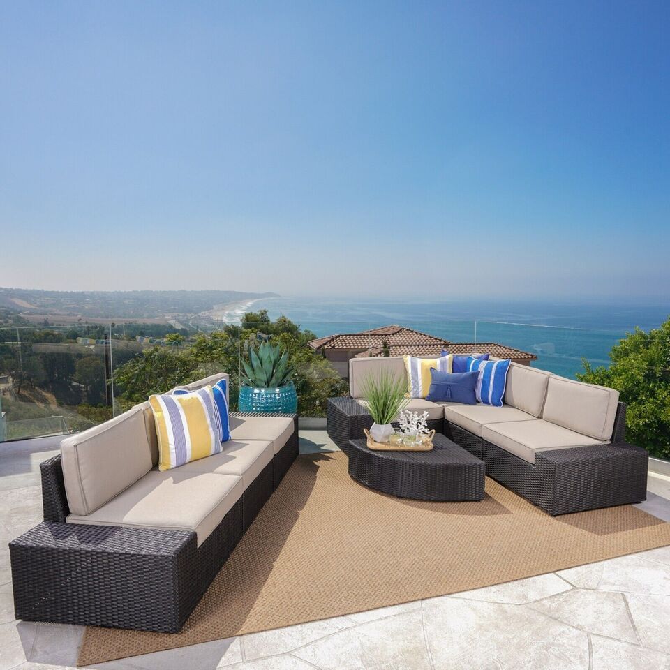 Santa Cruz and 8 Piece Outdoor Patio Sectional