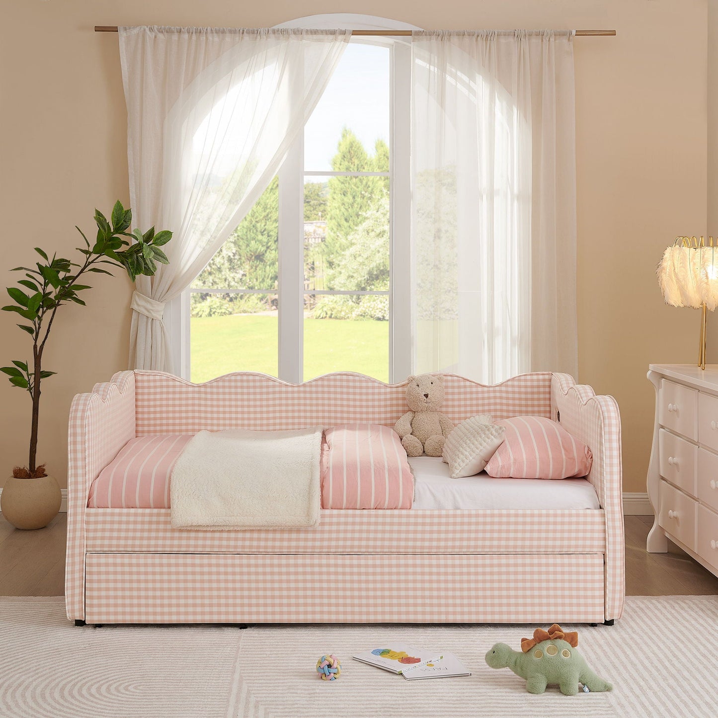 Gingham Wave Daybed And Usb Charging Port