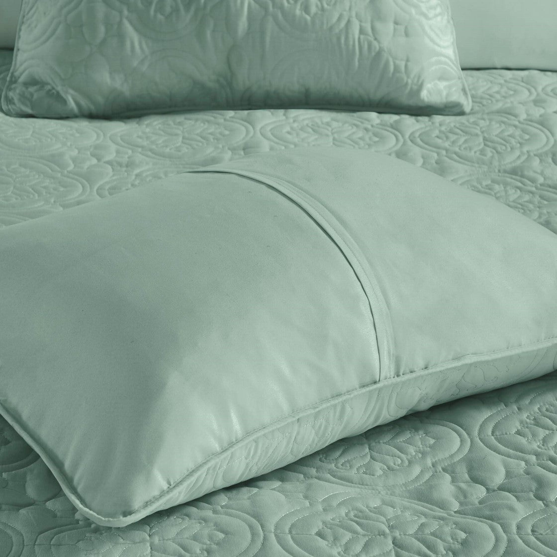 The Seafoam 3 Piece Reversible Bedspread Set