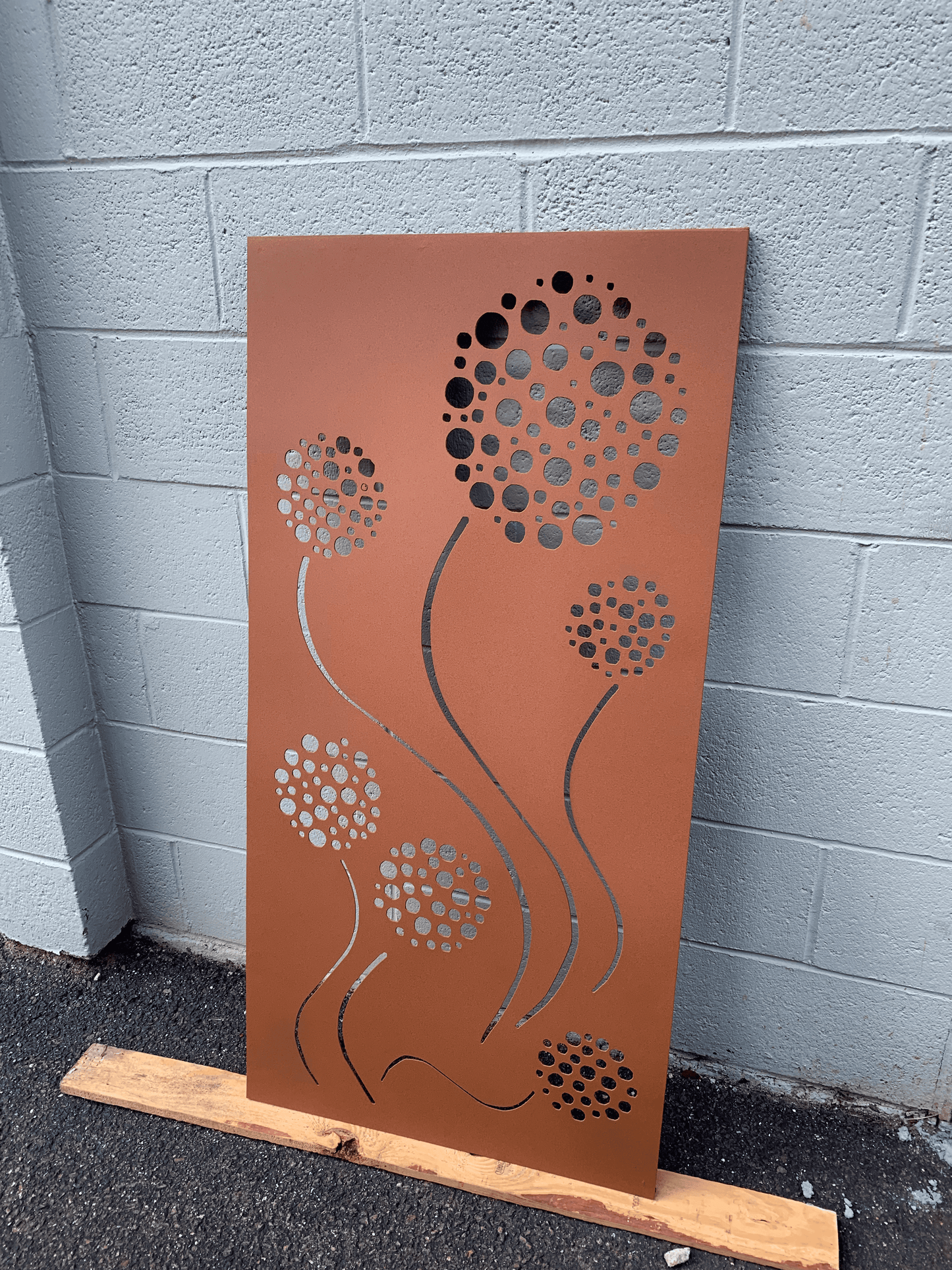 Metal Privacy Screen and Wall Hanging 46 Inch
