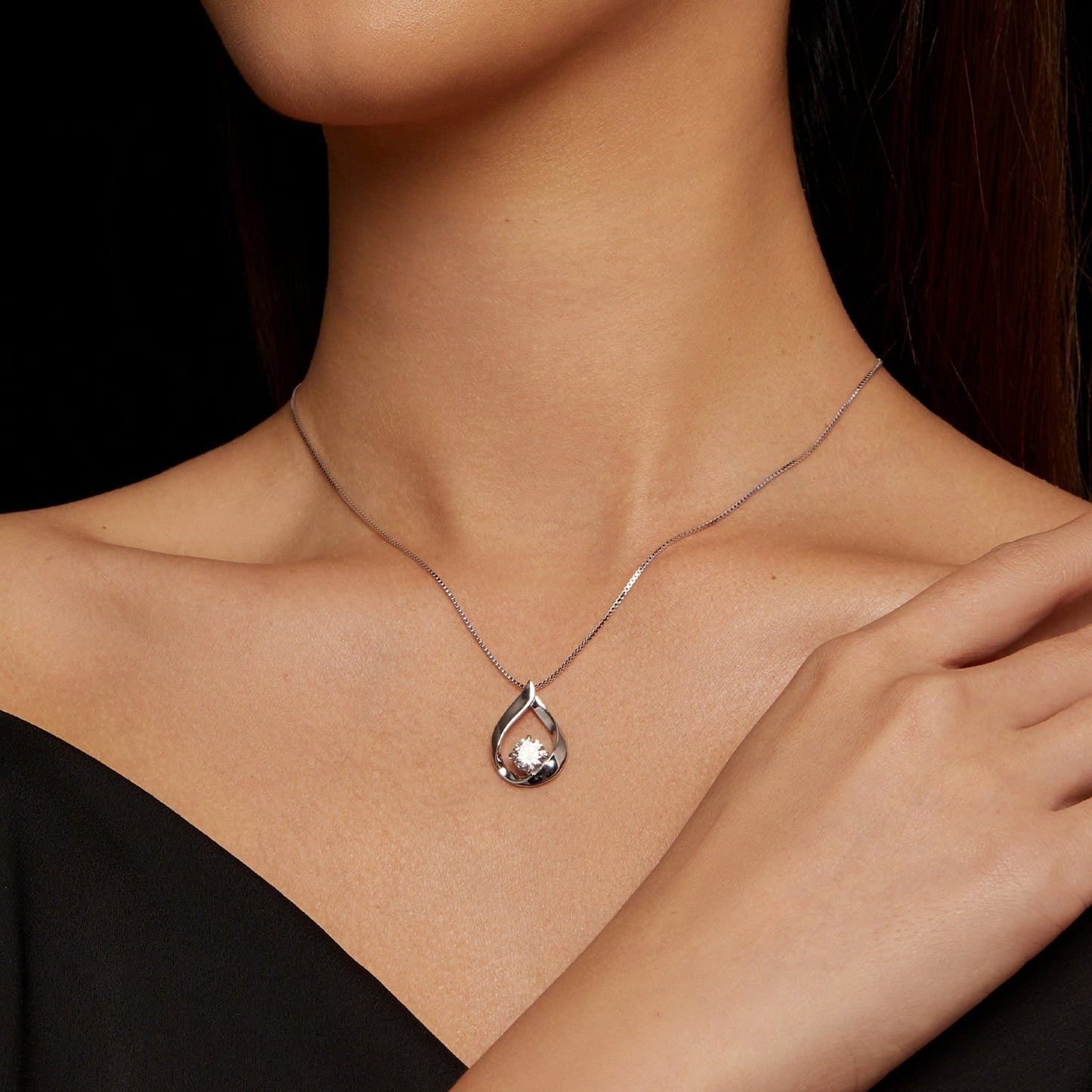 Bids.com 925 sterling silver necklace with 1 carat moissanite, teardrop pendant on 400mm chain on Tampa Home & Garden Store