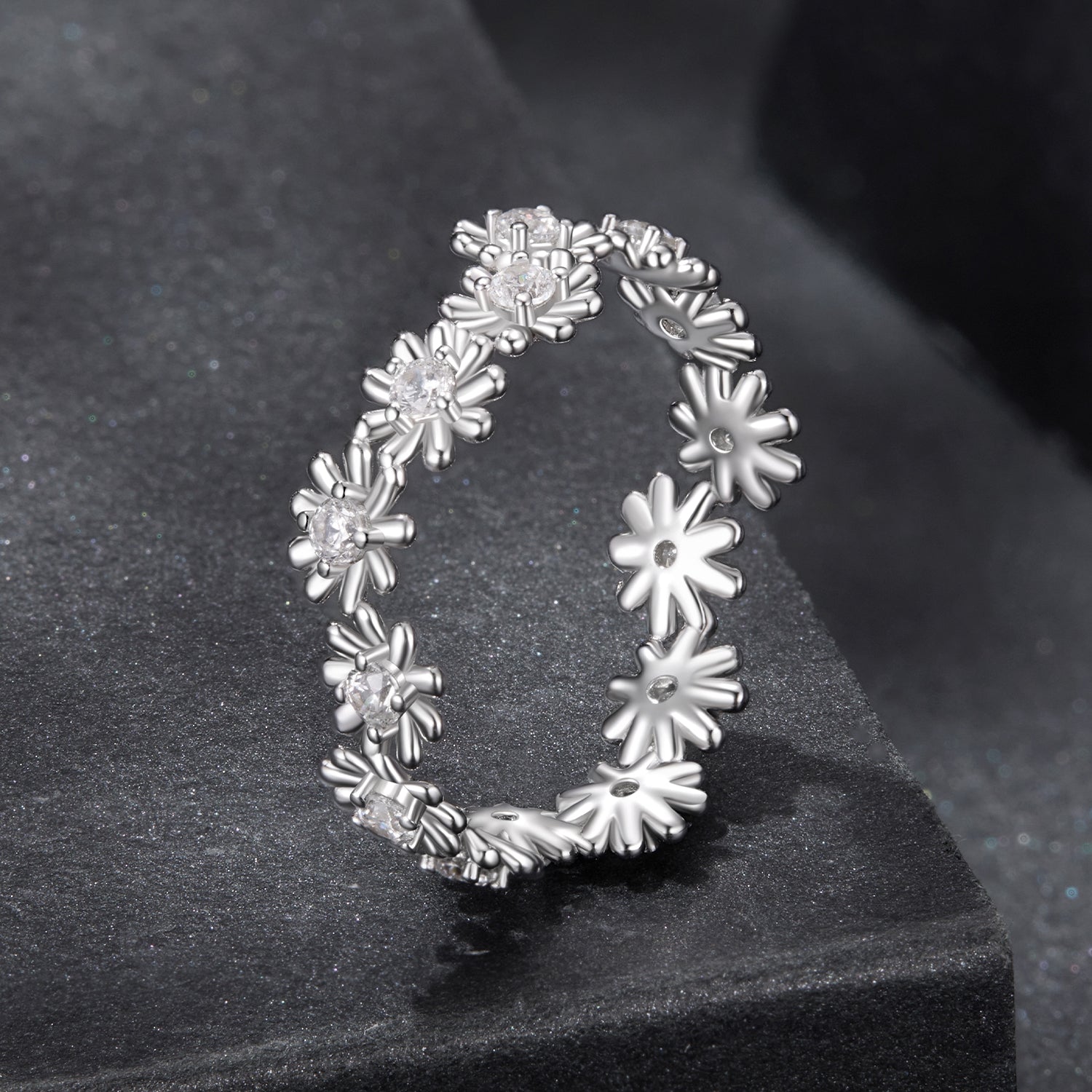 925 Sterling Silver Moissanite flower ring with daisy-link band size 7 on Tampa Home & Garden Store