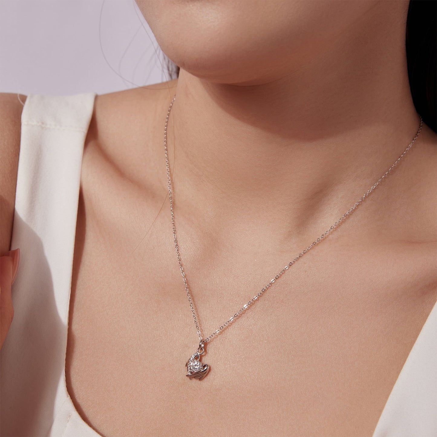 Necklace 925 Sterling Silver Moissanite white gold plated heart pendant 40+5cm chain Bids.com on Tampa Home & Garden Store