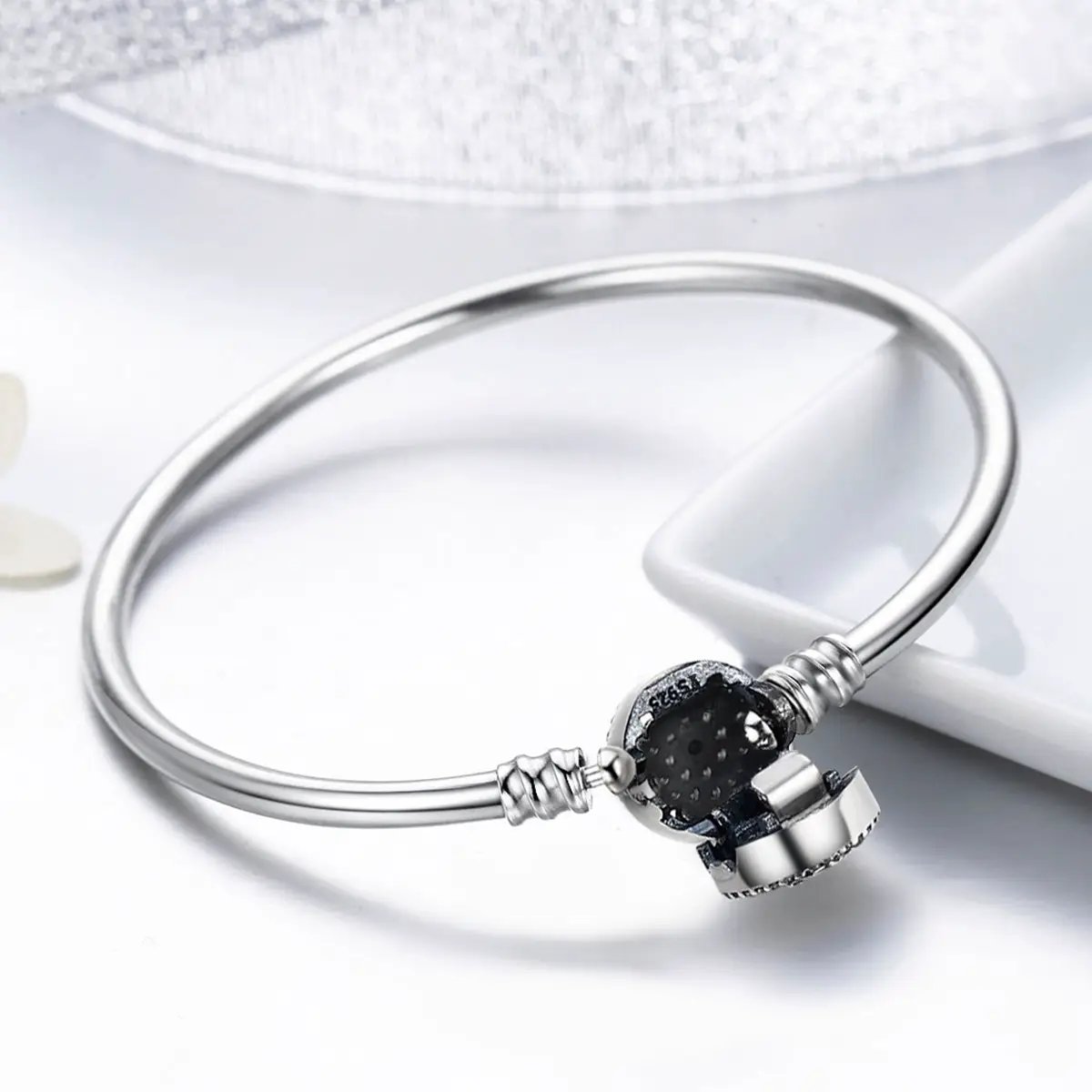 925 Sterling Silver bracelet size 17 for women with round charm and barrel end Bids.com on Tampa Home & Garden Store