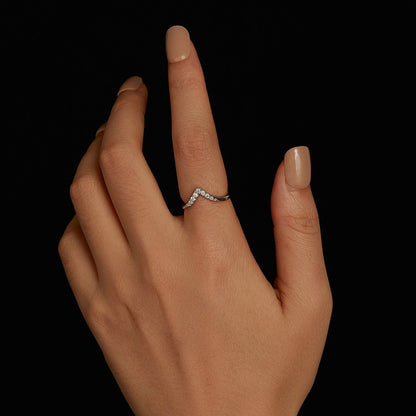 Ring Bids.com S925 sterling silver moissanite, 1.7mm stones, V-shaped chevron band, size 6 on Tampa Home & Garden Store