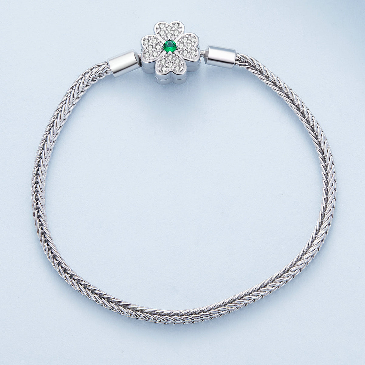 Bracelet with 3mm rope chain in silver-plated 925 and a pavé crystal clover charm on Tampa Home & Garden Store