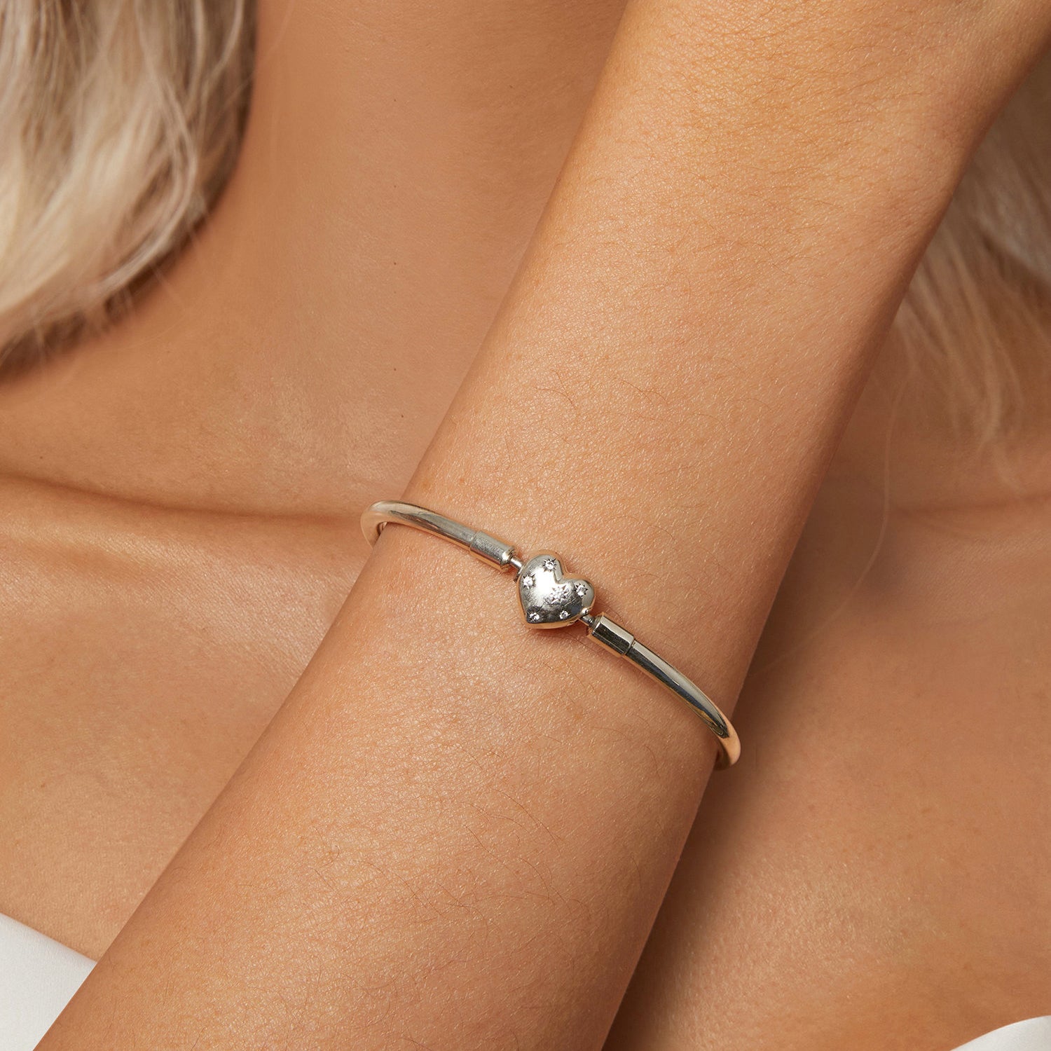 925 sterling silver white gold plated CZ heart bracelet for women, 17cm, by Bids.com on Tampa Home & Garden Store