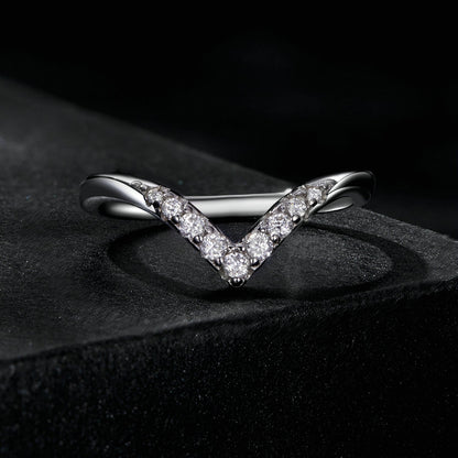 Ring S925 silver Moissanite 1.7mm, women's size 6, V-shaped band with stones by Bids.com on Tampa Home & Garden Store