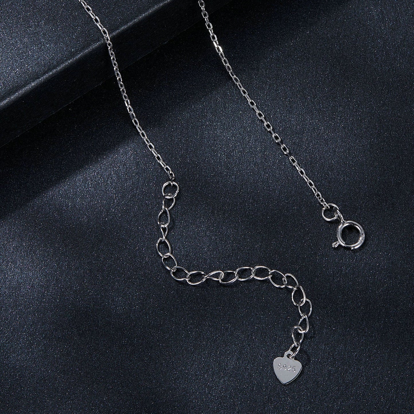 Necklace 925 sterling silver moissanite pavé setting chain with heart charm 400 mm Bids.com on Tampa Home & Garden Store