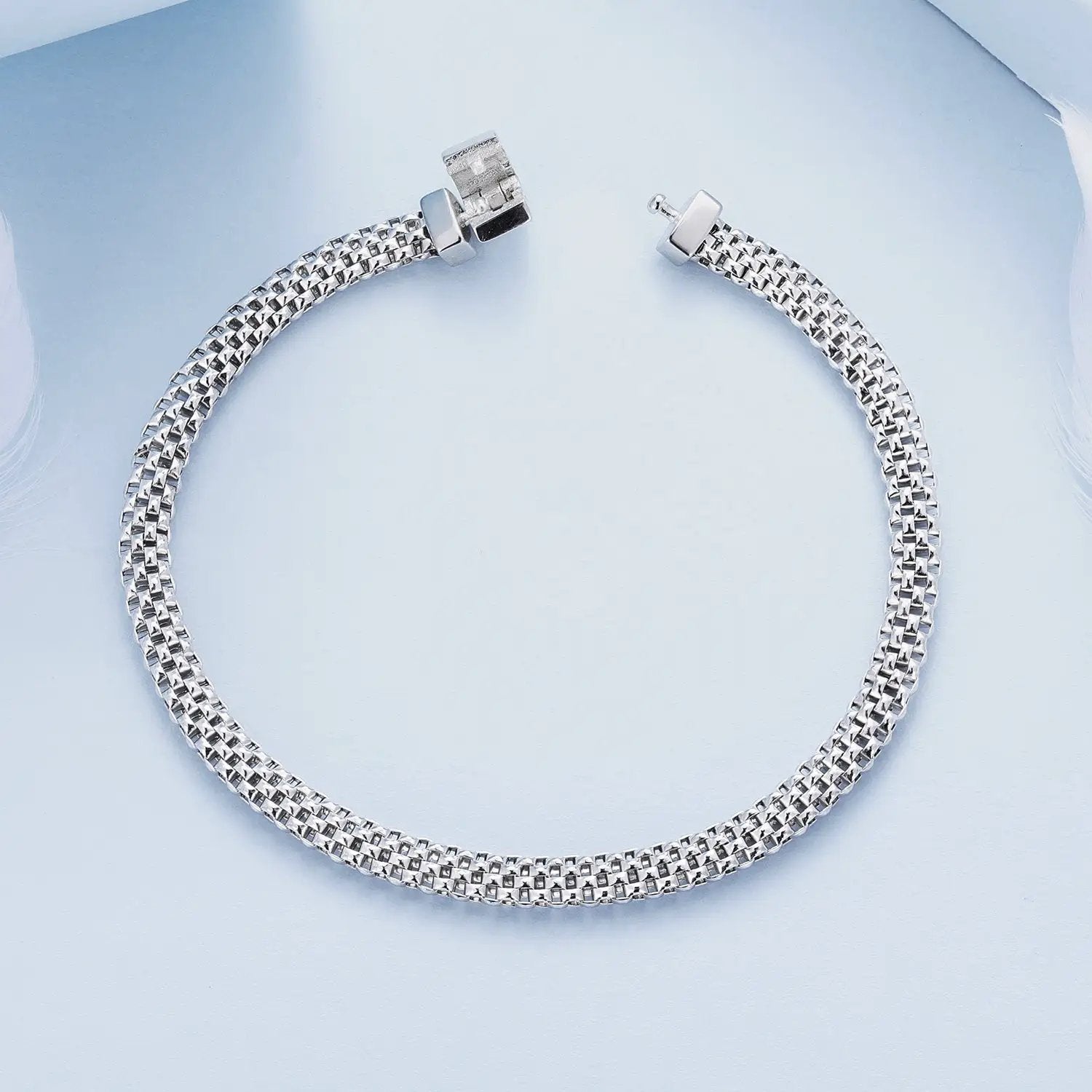 Bracelet silver plated; 17.0 cm box-chain design with secure clasp on Tampa Home & Garden Store