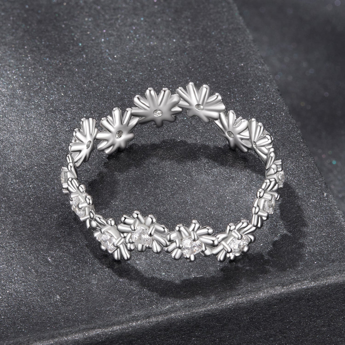 925 Sterling Silver Moissanite 0.03ct Ring Size 7 with floral linked band on Tampa Home & Garden Store
