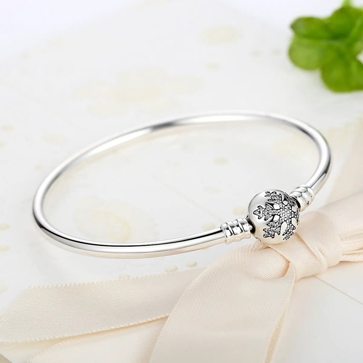 Bracelet 925 sterling silver for women, 5.8 cm diameter, 0.3 cm thick, crystal bead, Bids.com on Tampa Home & Garden Store