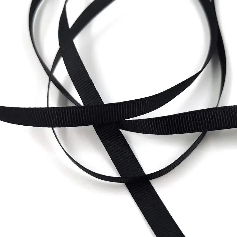Stevvex dog leash in black nylon, flat webbing strands tangled on Tampa Home & Garden Store