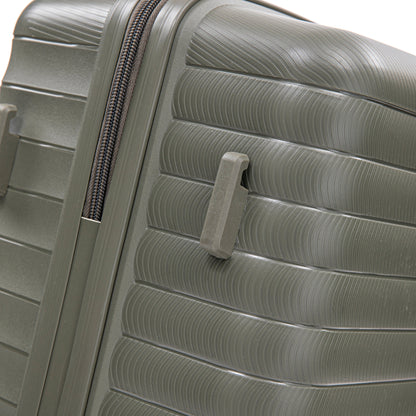 4 Piece Spinner Wheel Luggage Set in green hard-shell case with cosmetic case HouseOfZazla on Tampa Home & Garden Store