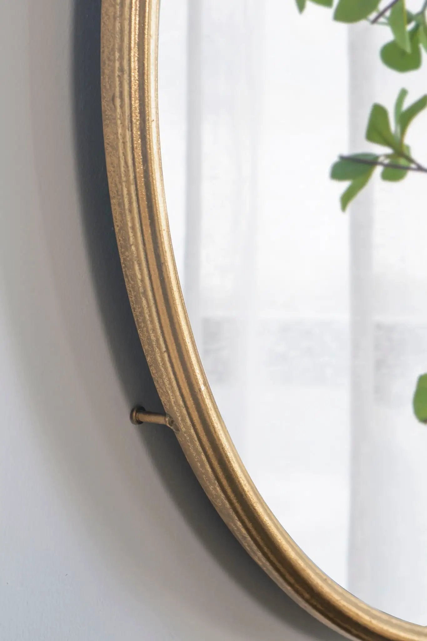 Circle Wall Mirror With Iron Frame Living Room