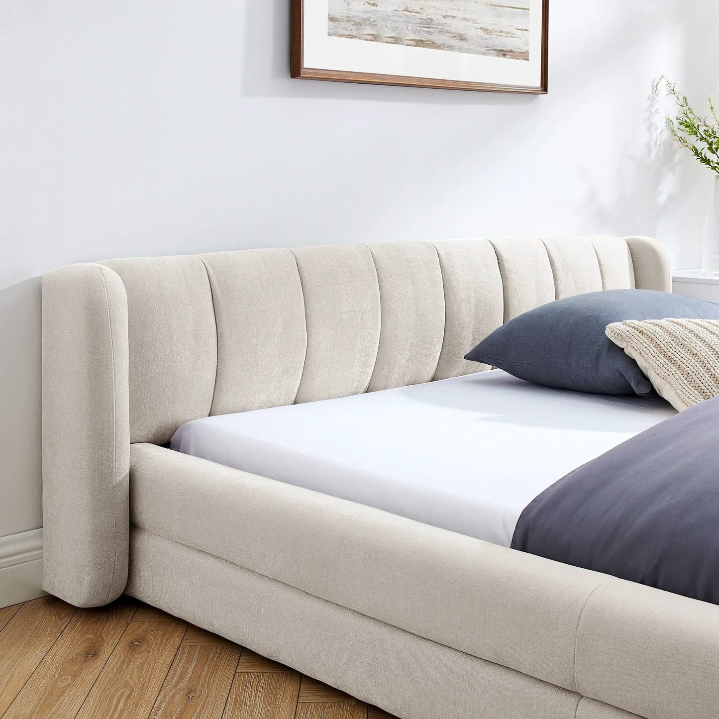 Modern Upholstered Bed Frame With Thick Fabric