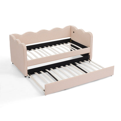 Gingham Wave Daybed And Usb Charging Port