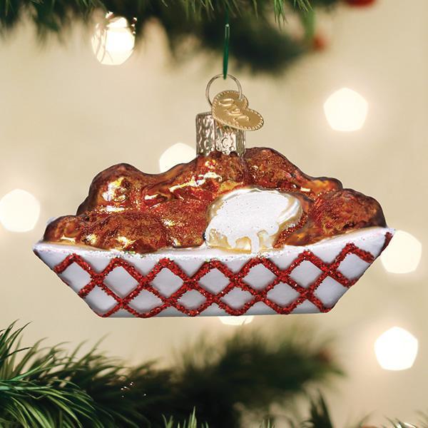 Décoration d'ailes de poulet épicées avec sauce