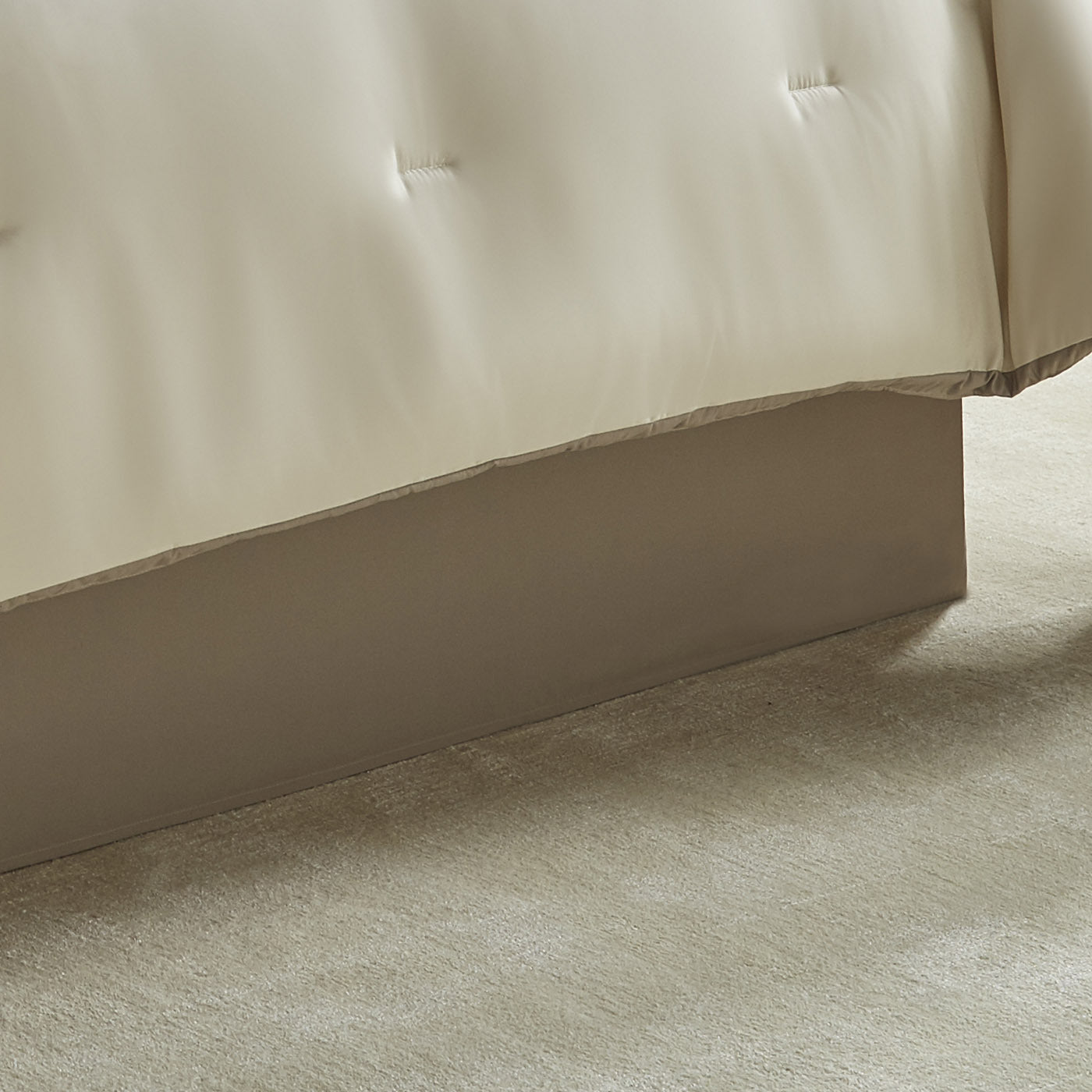 Hillcrest Ivory Damask and Jacquard Comforter Set