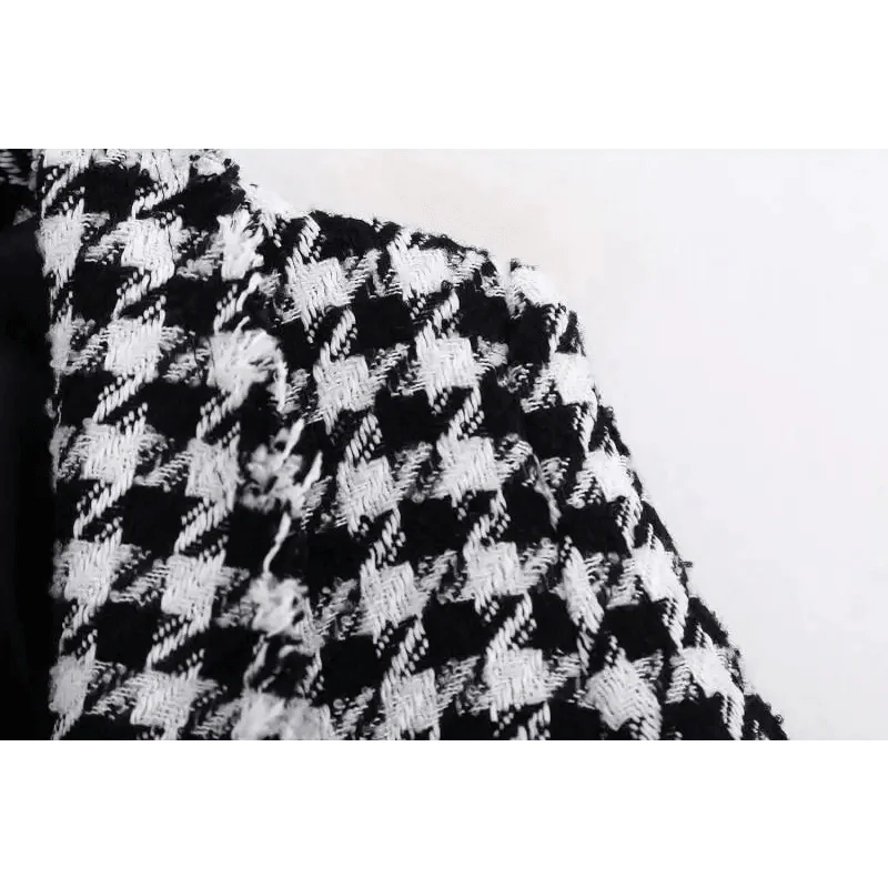 Stevvex women's tweed coat close-up in black and white houndstooth fabric on Tampa Home & Garden Store
